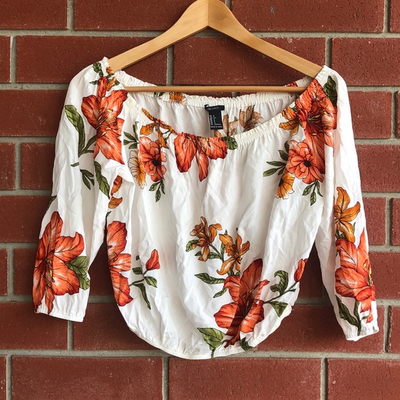 cute & flowy summer blouse - Picture 1 of 3